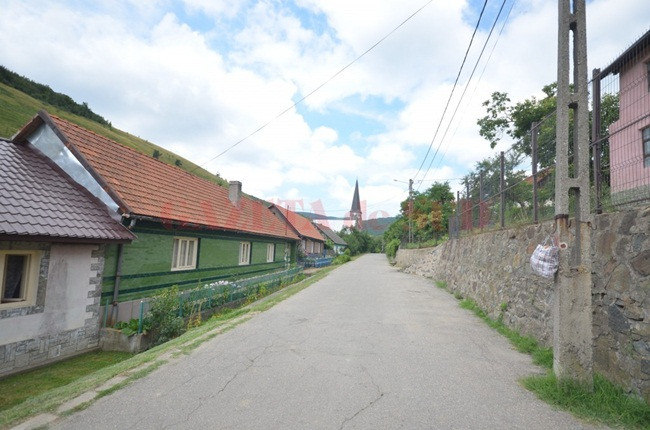 Người dân địa phương cũng tôn trọng tài sản của nhau và không bao giờ đặt chân vào sân nhà người khác nếu chưa được phép. Người đến chơi chỉ vào nhà khi được sự chấp nhận và lời mời của chủ nhà.