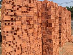 Thậm chí, có công ty kinh doanh vật liệu xây dựng ở Thái Nguyên còn có ý tưởng quy tiền thưởng cho nhân viên ra gạch để sau này xây nhà. Ảnh minh họa.