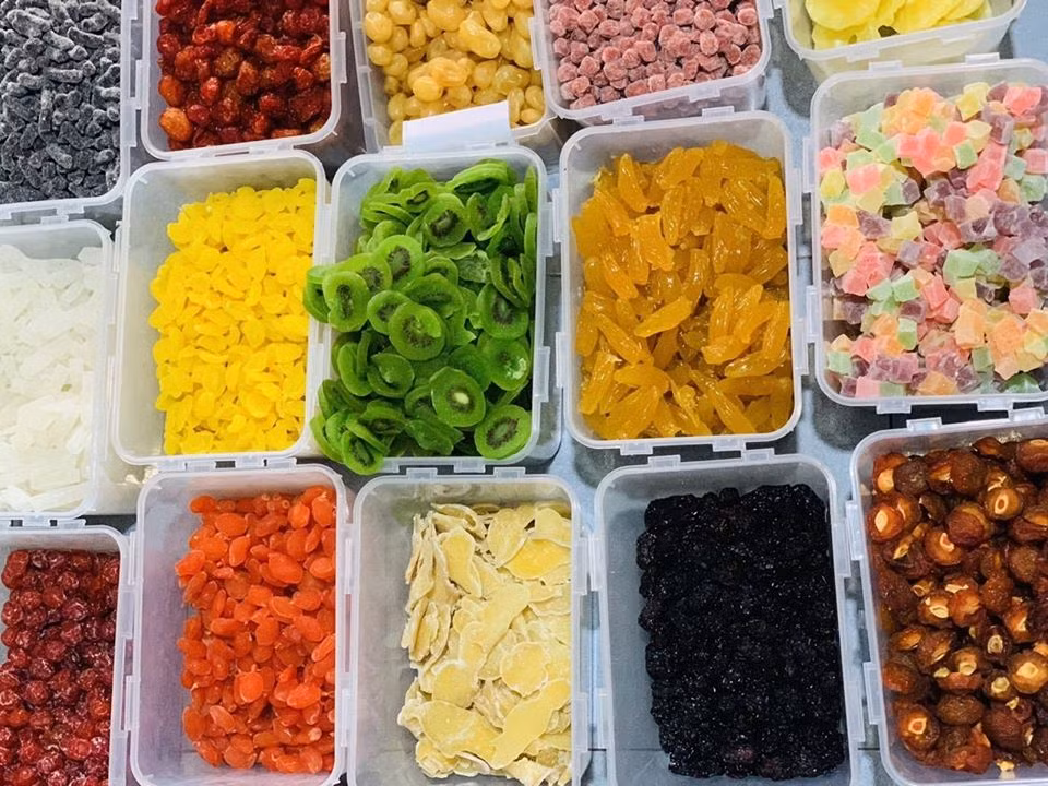 Mứt tết ngâm hóa chất cũng là vấn đề vệ sinh an toàn thực phẩm khiến nhiều người lo ngại.