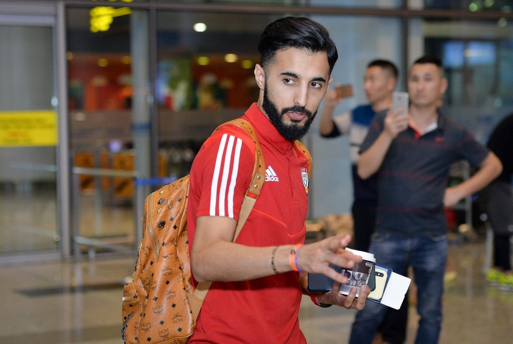 Phổ biến nhất là mẫu ba lô MCM bằng da có giá khoảng hơn 25 triệu đồng. Ảnh: Zing.