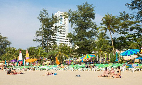 Kẹt đầu trong thang máy, một du khách chết thảm Ket dau trong thang may, mot du khach chet tham