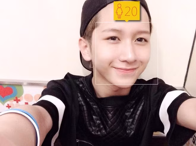 Hoàng tử cover Đỗ Hoàng Dương (sinh năm 1999) gặp phải trường hợp nhận nhầm giới tình tương tự và già hơn thực tế 4 tuổi.