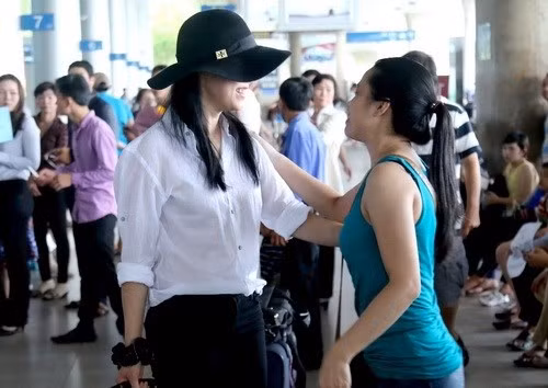 Thu Phương ghi điểm bởi phong cách ăn mặc luôn trẻ trung và năng động.