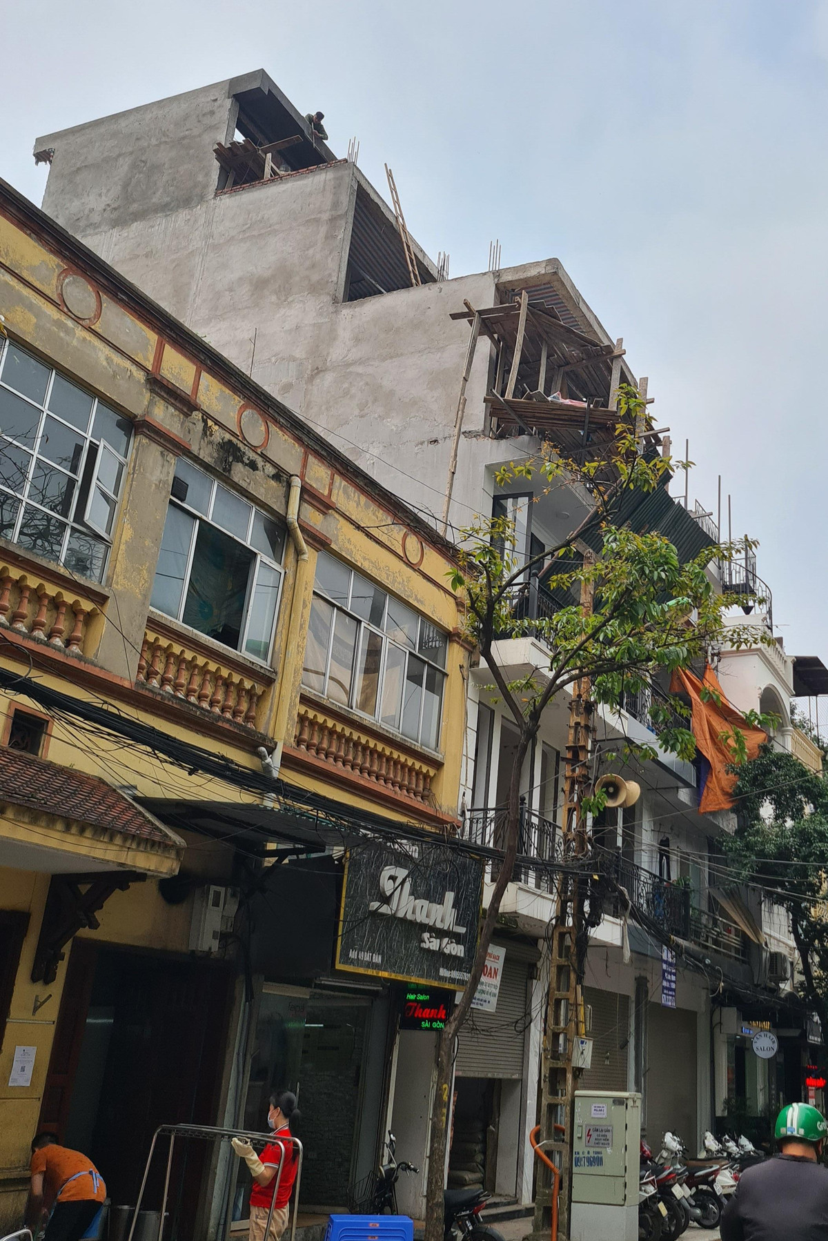 Cong trinh 49 Bat Dan vi pham TTXD, “pha vo” quy hoach pho co Ha Noi-Hinh-2