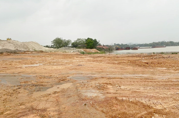 Ha Noi: Tram met song Soc Son bi san lap trai phep lam diem tap ket khoang san