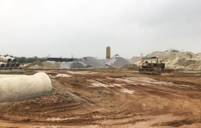 Ha Noi: Tram met song Soc Son bi san lap trai phep lam diem tap ket khoang san-Hinh-4