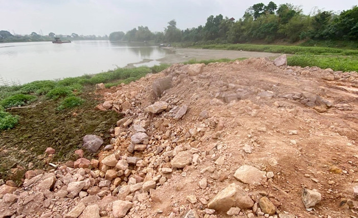 Ha Noi: Tram met song Soc Son bi san lap trai phep lam diem tap ket khoang san-Hinh-2