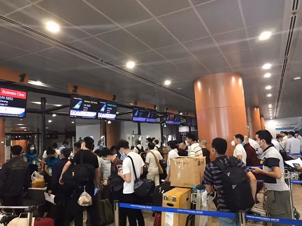 Hai chuyen bay dua hon 390 cong dan Viet Nam tu Myanmar ve nuoc, ha canh tai Da Nang-Hinh-3