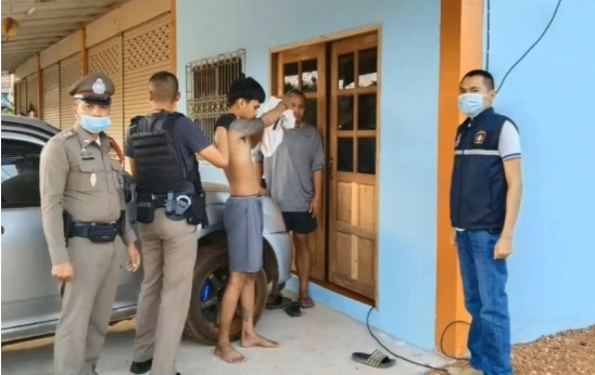 Ket dang ngat cho ke an trom len vao phong con gai chu nha ngu quen-Hinh-2