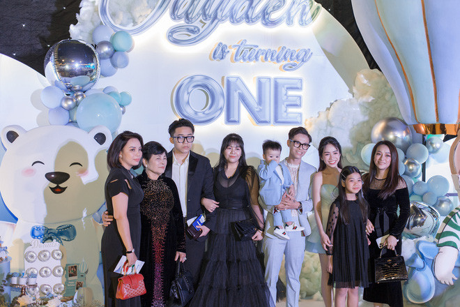 Mina Phạm trực tiếp có động thái với con riêng Minh Nhựa Mina Pham truc tiep co dong thai voi con rieng Minh Nhua