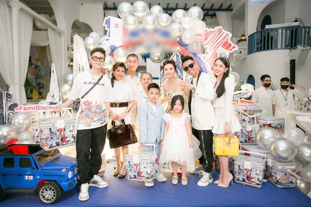 Mina Pham truc tiep co dong thai voi con rieng Minh Nhua-Hinh-4