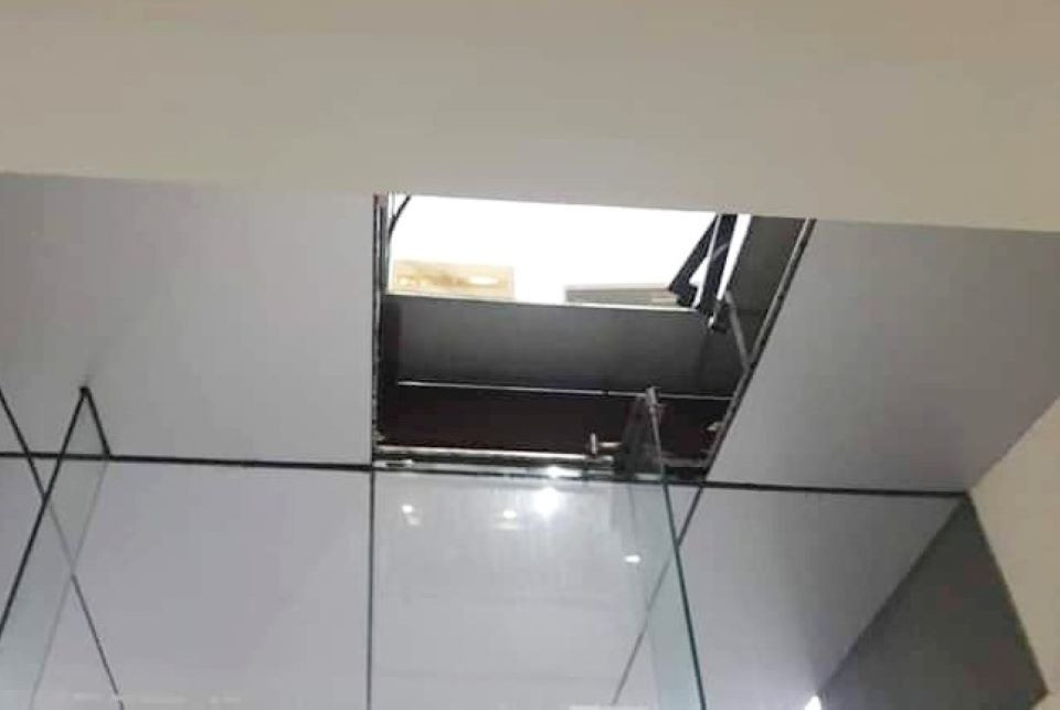 San chung cu Meco Complex bi thung, 2 nguoi bi thuong: CDT chiu trach nhiem sao?