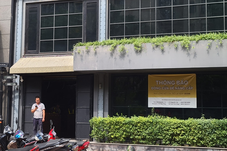 Vuvuzela cơ sở Hoàng Đạo Thúy cho biết, ngày1/4 nhà hàng sẽ mở cửa đón khách trở lại.