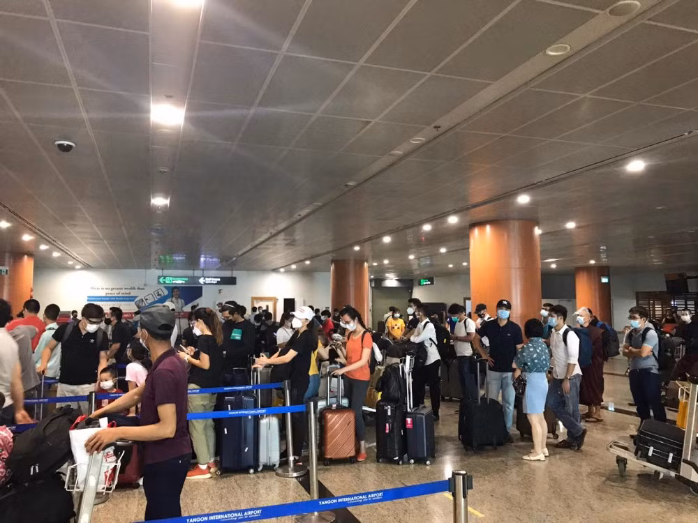 Hai chuyen bay dua hon 390 cong dan Viet Nam tu Myanmar ve nuoc, ha canh tai Da Nang