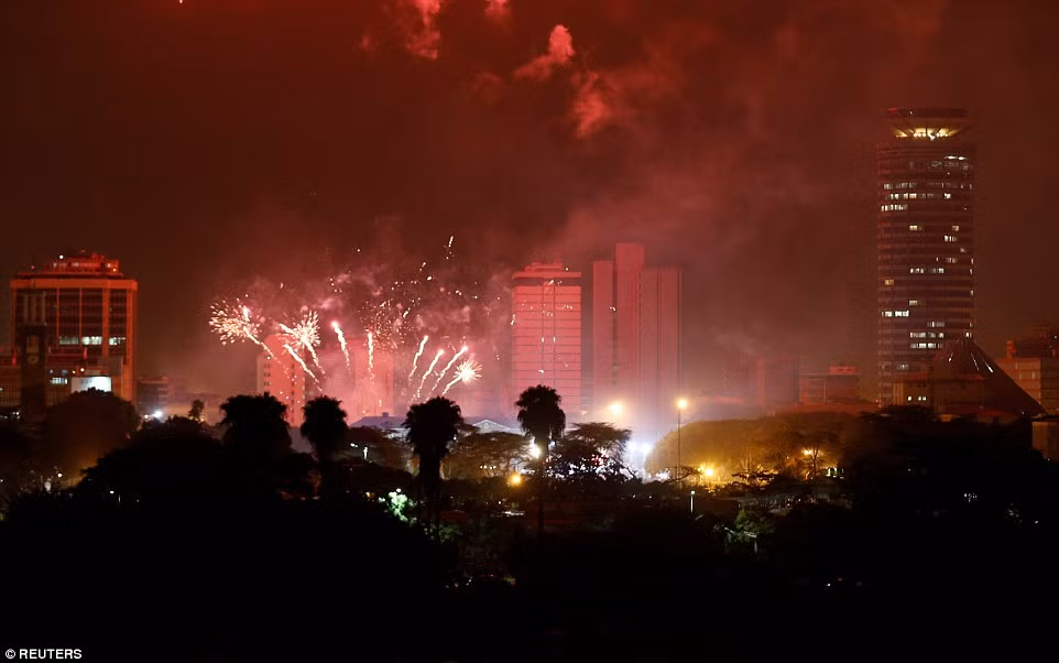 Màn bắn pháo hoa ở Nairobi, Kenya.