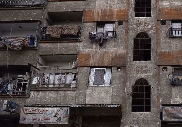 Trong diễn biến liên quan, quân đội Syria đang tiếp tục chiến dịch quân sự ở khu vực phía đông thành phố Aleppo.