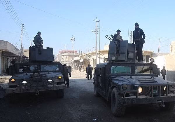 Hình ảnh binh sĩ Iraq tuần tra ở tỉnh Nineveh.