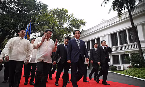 Thu tuong Nhat Ban giup Philippines trong cuoc chien chong ma tuy?