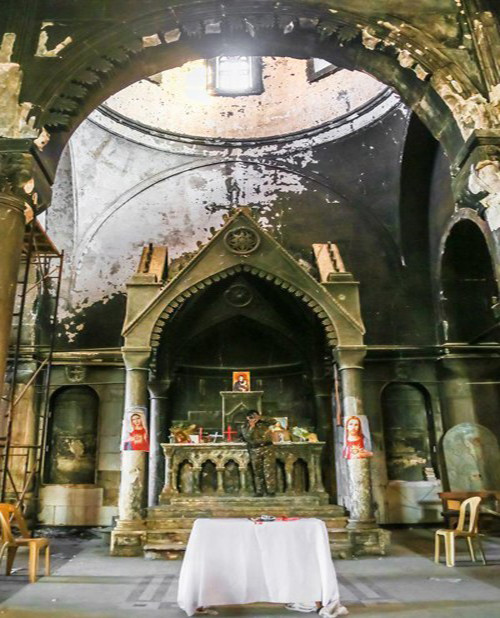 Một góc bên trong nhà thờ al-Tahira.