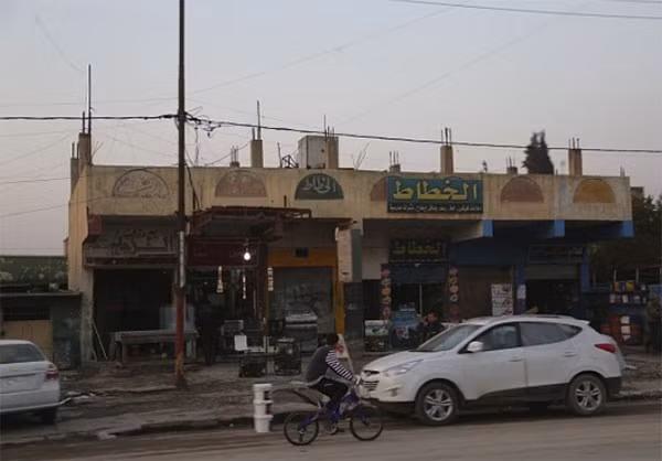 Nhiều cửa hàng ở phía đông thành phố Mosul bắt đầu mở cửa trở lại.