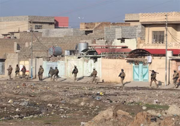 Cụ thể, các lực lượng đặc nhiệm Iraq đã giải phóng khu al-Karama, Younes al-Sabawi và Yafa.