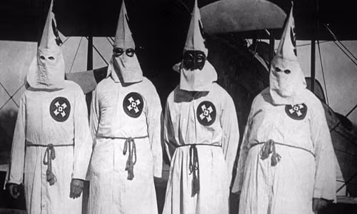 Ku Klux Klan (Đảng 3K) là tên của nhiều hội kín lớn ngày xưa và hiện nay ở Mỹ. Băng đảng này thường sử dụng các biện pháp khủng bố, bạo lực và các hoạt động mang tính đe dọa như đốt thập giá, treo cổ... Đây là một trong những băng đảng tội phạm khét tiếng trong thế giới hiện đại.