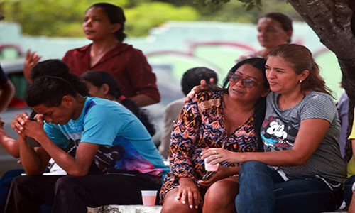 Ít nhất 56 tù nhân thiệt mạng và hàng trăm tù nhân khác đã trốn thoát trong vụ bạo động đẫm máu này.