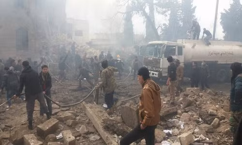 Nguồn tin cho hay, khoảng 50 người ủng hộ phiến quân Ahrar al-Sham thiệt mạng và bị thương trong vụ đánh bom đẫm máu trên.