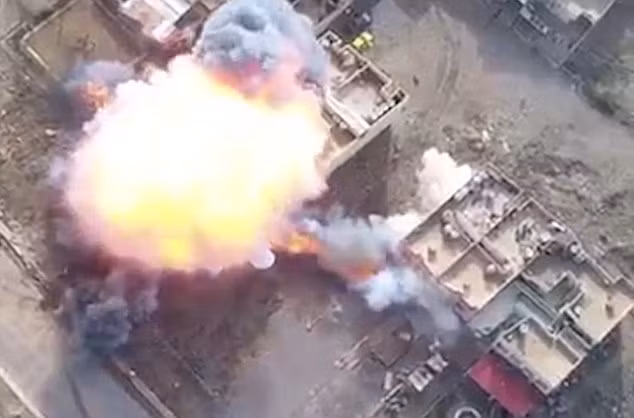 Một số vụ tấn công của IS diễn ra tại khu vực nơi các lực lượng quân đội Iraq đang đồn trú hoặc nhà dân trong vùng đông dân cư.