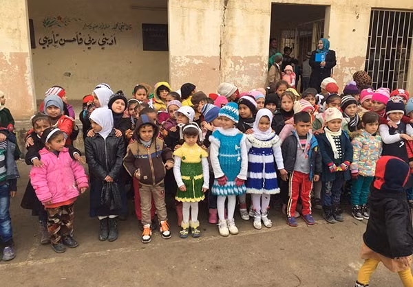 Anh: Hoc sinh Iraq no nuc di hoc o thanh pho Mosul-Hinh-5