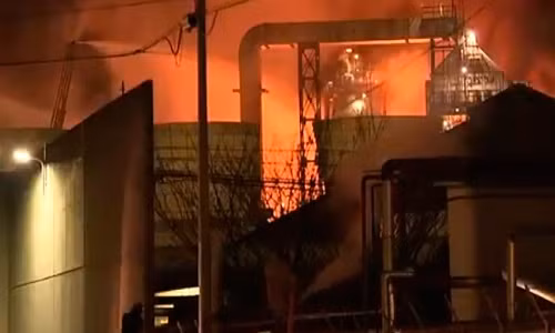 Chay nha may hoa dau o Nhat Ban, 3.000 nguoi so tan