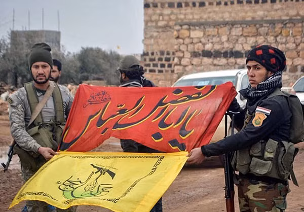 Được biết, Hezbollah al-Nujaba là một phần của lực lượng tình nguyện Iraq Al-Hashd Al-Sha'abi.