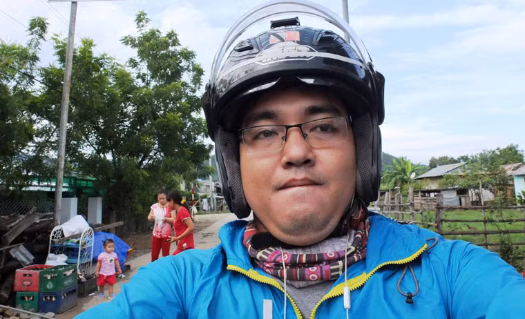 "Chúng tôi không tiết lộ thương hiệu bởi chúng tôi đồng hành cùng Khoa không vì mục đích nổi tiếng hoặc lợi ích thương mại. Đây là chuyến đi của niềm đam mê, lòng can đảm và nhiệt huyết của tuổi trẻ. Mối quan tâm hàng đầu của chúng tôi là sự an toàn vì Khoa chỉ có một mình trong chuyến đi để đời này", một nhà tài trợ cho biết.