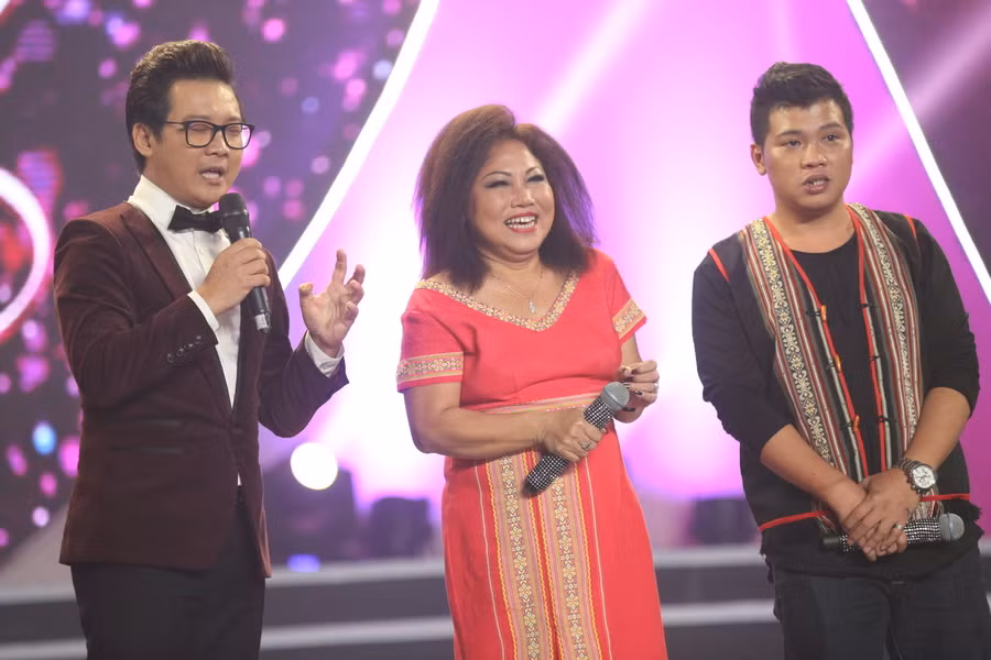 Mẹ Siu Black và con trai Siu Mạnh.