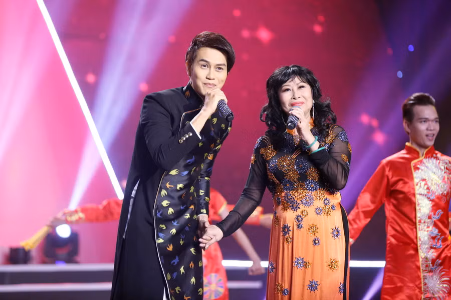 Tham gia chương trình "Hát cùng mẹ yêu", cặp mẹ con nghệ sĩ Kim Phương và ca sĩ Tống Tạo Nhiên với ca khúc “Hát cùng Mẹ yêu” do chính Tống Hạo Nhiên sáng tác. Ca khúc được anh viết cho mẹ, nên trong bài có sử dụng đoạn ca cổ để mẹ anh có thể phát huy giọng hát của mình. Bộ ba giám khảo Đức Huy, Ngọc Giàu và Phương Dung đánh giá cao giọng hát và khả năng sáng tác của Tống Hạo Nhiên.