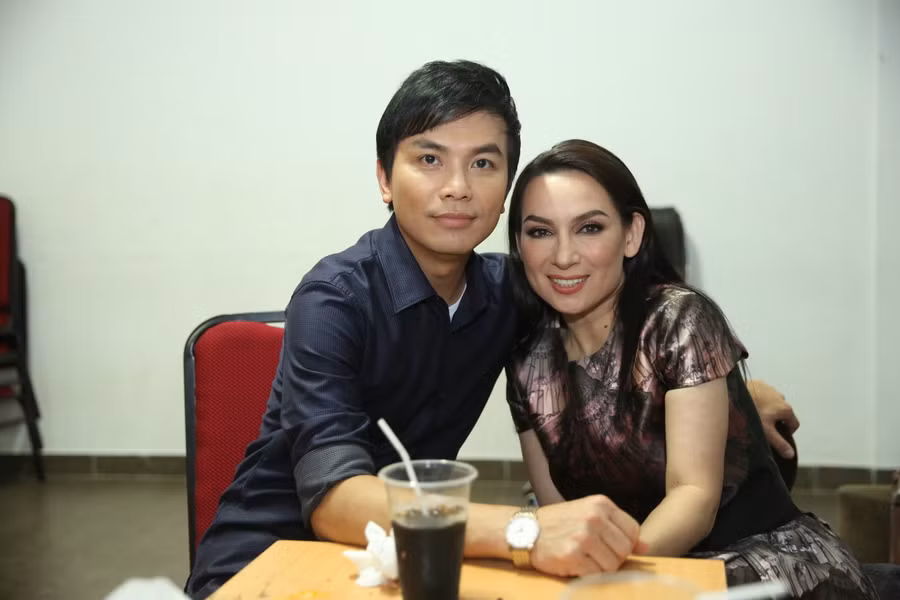 Trước đó, Mạnh Quỳnh từng chia sẻ, lý do anh nhận lời làm giám khảo Solo cùng Bolero là vì Phi Nhung năn nỉ.