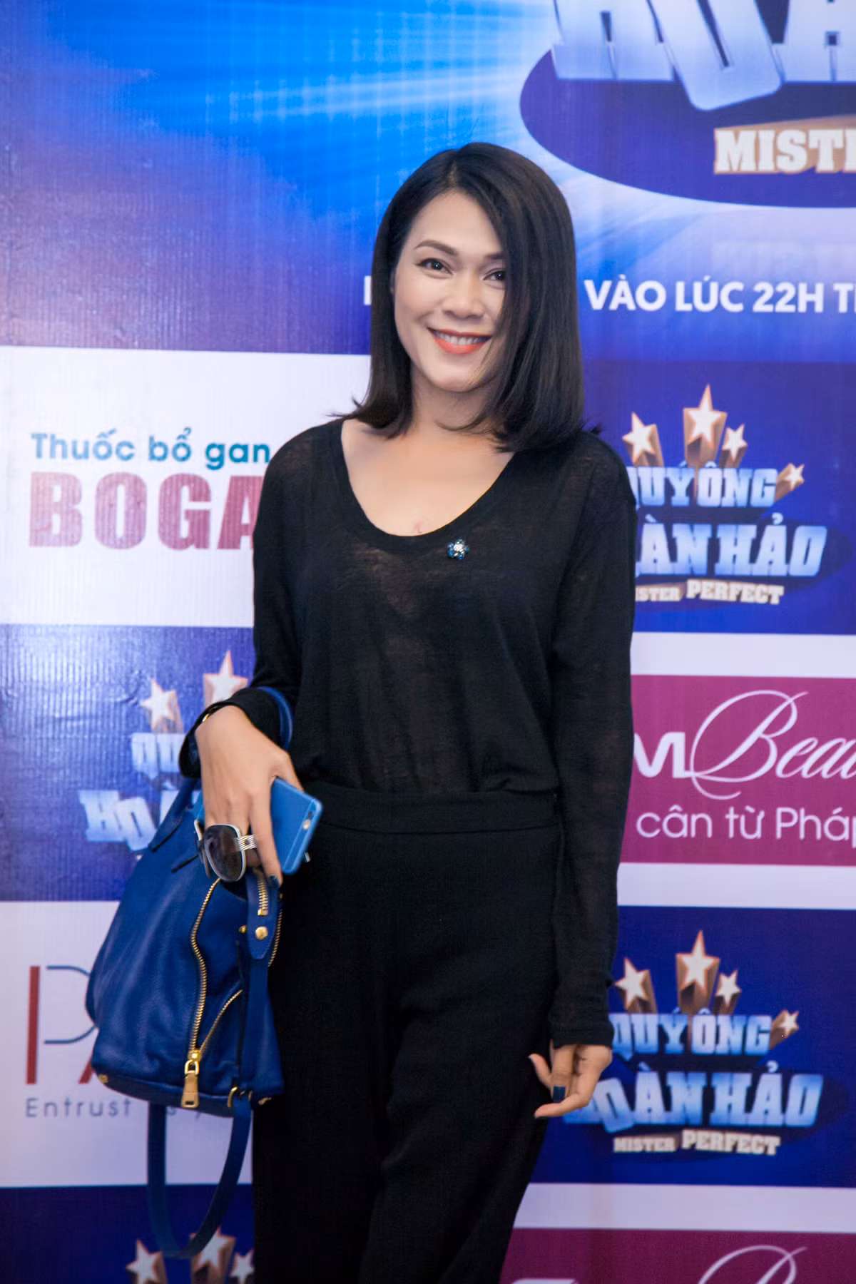 Thời gian gần đây Đinh Y Nhung ít khi xuất hiện. Chia sẻ về điều này, nữ diễn viên cho biết cô đang tập trung hoàn thành một số vai diễn phim truyền hình và công việc kinh doanh riêng.