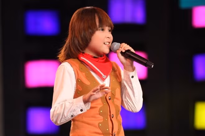 Thiên Khôi gây ấn tượng với mái tóc Maika trở thành một hot boy nhí khi xuất hiện ở Người hùng tí hon 2016. Ngay khi xuất hiện lần đầu, ca sĩ Cẩm Ly không ngần ngại đánh giá Thiên Khôi có sẵn máu nghệ sĩ ở trong người và phong cách biểu diễn rất chuyên nghiệp. Ngoại hình sáng sân khấu, có phong cách riêng, “cậu bé Maika” liên tục trở thành gương mặt được yêu thích nhất của Người hùng tí hon.