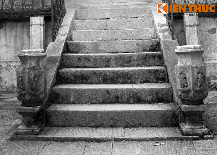 Ngày nay, khu tư dinh của vua Mèo vẫn giữ được kiến trúc nguyên bản như cách đây một thế kỷ. Đây là một địa điểm mà bất cứ du khách nào cũng ghé thăm khi đã đặt chân lên cao nguyên đá Đồng Văn...