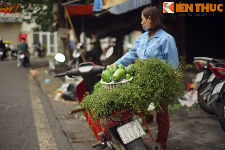 Chỉ cần khoảng hai bó thôi là đủ để có nồi nước tắm to, dùng cho cả nhà.