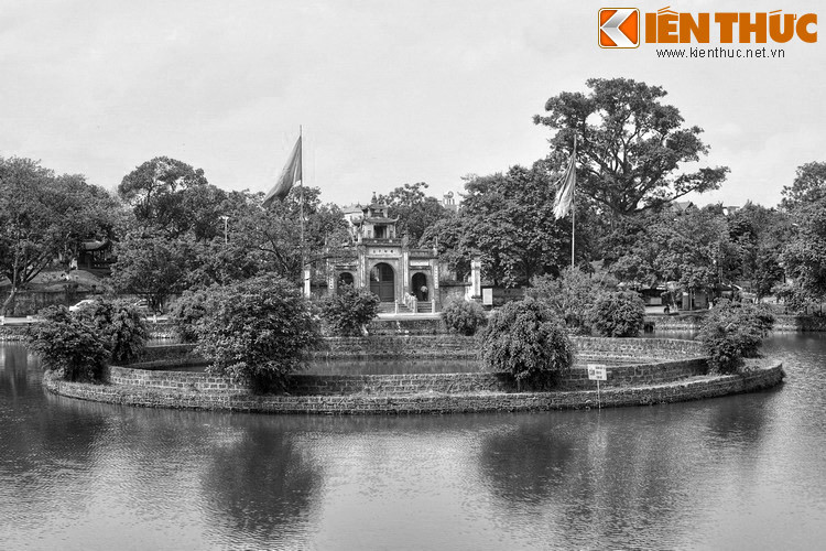 Truyền thuyết này kể rằng, sau khi An Dương Vương lên ngôi, ông lệnh cho các thầy địa lý tìm khắp cõi Âu Lạc xem ở đâu có thế đất đẹp để dựng kinh đô. Sau hàng tháng trời tìm kiếm, các thầy đã tìm thấy một vùng đất lý tưởng.