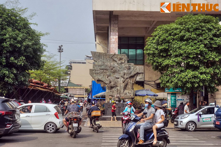 Ngược dòng lịch sử, từ sau Tết Đinh Hợi năm 1947, cuộc chiến đấu ở Liên khu I (khu vực phố cổ Hà Nội và phụ cận) đi vào giai đoạn gay go quyết liệt nhất. Quân Pháp được tiếp viện thêm lực lượng, vũ khí đạn dược và phương tiện chiến tranh khép chặt vòng vây quyết tiêu diệt toàn bộ Trung đoàn Thủ đô.