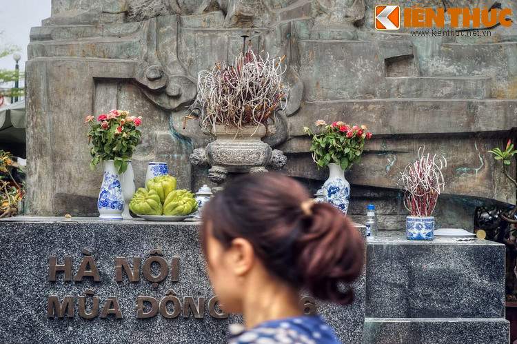 Sau đó, quân Pháp chuyển hướng tiến công và lần này chuẩn bị đầy đủ hơn để đánh vào khu chợ Đồng Xuân với ý đồ sau khi chiếm được khu chợ có thể chọc thẳng vào trung tâm Liên khu I từ Hàng Đường chọc xuống Hàng Ngang – Hàng Đào ra tới bờ hồ Hoàn Kiếm, cắt Liên khu I thành hai mảnh.