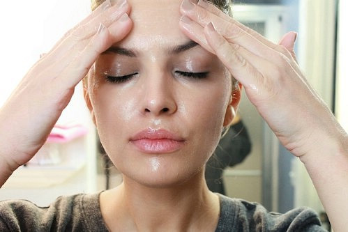 Khong tay trang truoc khi ngu, ban se gia di 10 tuoi?-Hinh-4