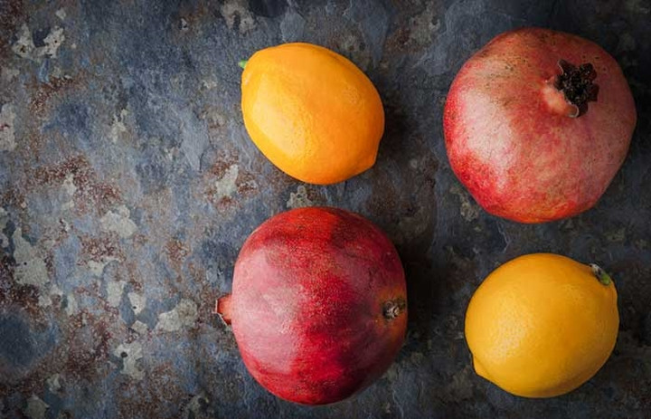 Trị nám: Trộn một muỗng canh bột hạt lựu với nước cốt chanh để có công thức mặt nạ hạt lựu trị nám hiệu quả.