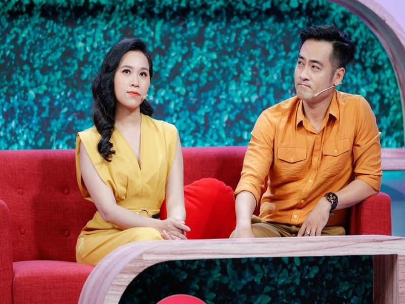 Long Hồ và Hồng Phượng xuất phát điểm là đồng nghiệp. Tình cảm giữa hai người nảy sinh khi cả hai cùng tham gia một chương trình, được ban tổ chức yêu cầu phải thể hiện sở đoản catwalk. Ảnh: Pháp Luật TP HCM.