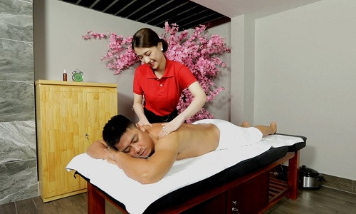 Nghe dich vu moi la, 60 trieu/thang: Gia dinh Viet van chiu chi