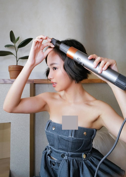 Châu Bùi là gương mặt quen thuộc của những tạp chí thời trang, sự kiện của các nhà mốt quốc tế. Ảnh: FBNV.