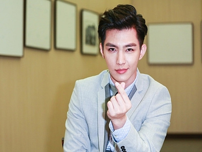 Tháng 3/2022, Viêm Á Luân vướng ồn ào để lại bình luận quấy rối nhóm nhạc Hàn Quốc TXT. Ảnh: Thế Giới Điện Ảnh.