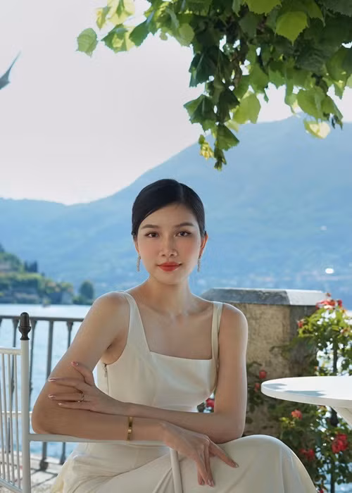 Phương Anh phủ nhận bầu bí. “Làm sao tôi có em bé được trong khi tôi chính là... em bé”, cô hài hước chia sẻ. Ảnh: FBNV.